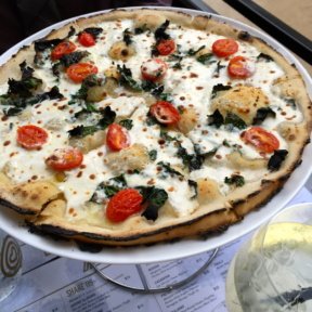 Gluten-free veggie pizza from Adoro Lei